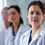 What are the signs of burnout in nurses?