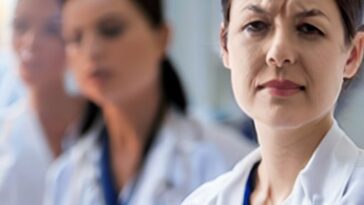 What are the signs of burnout in nurses?